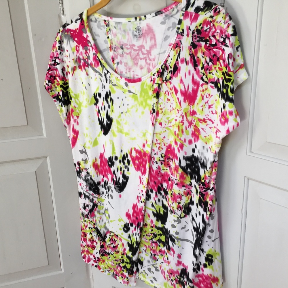 Gaiam Multi-Color Tee - Picture 8 of 15